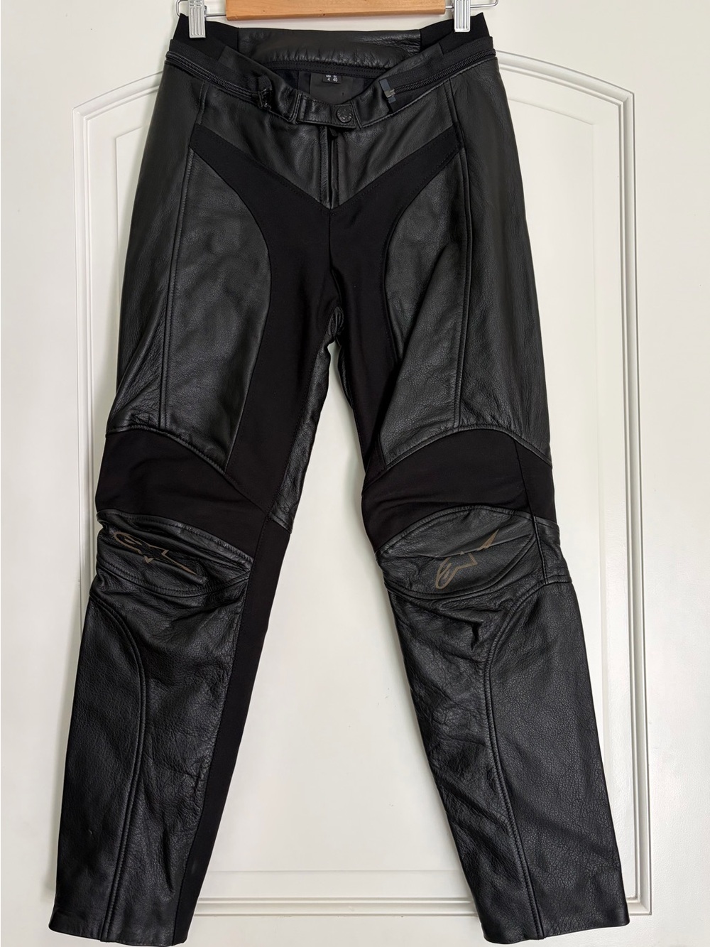 Alpinestars Vika Black Motorcycle Leather Riding Pants Size 4 NWOT